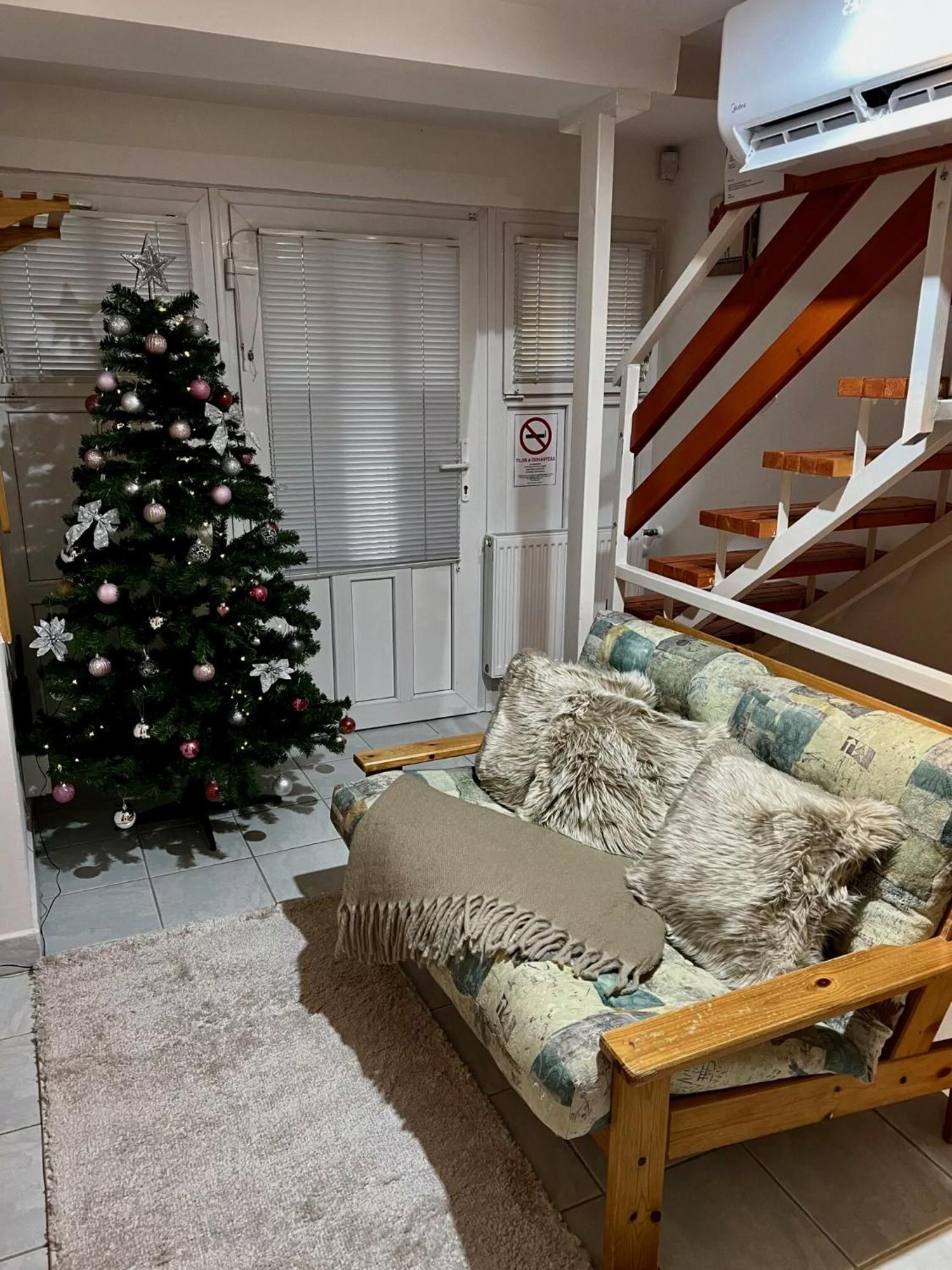 Naposdomb Vendeghaz Apartament